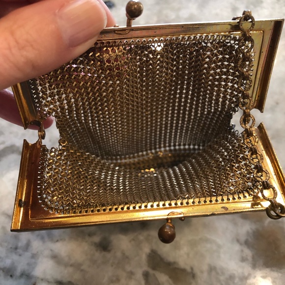 Vintage gold mesh handbag coin purse minaudiere - Picture 5 of 6